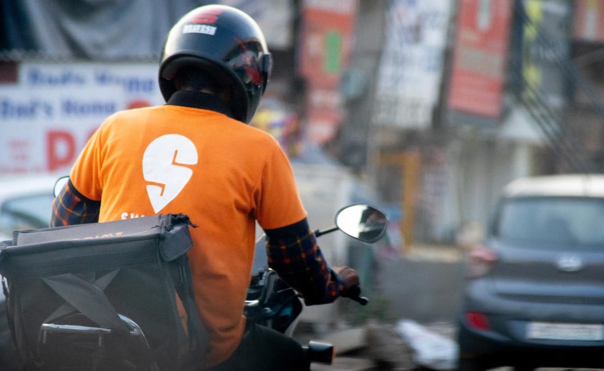 Swiggy To Lay Off 400 Employees To Cut Costs Ahead Of IPO: Report