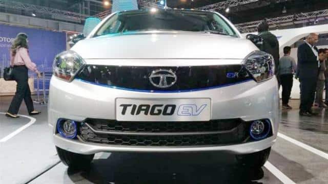 टाटा की या यूं कहें कि देश की सबसे सस्ती इलेक्ट्रिक कार (Cheapest Electric Car) टाटा टियागो EV (Tata Tiago EV)